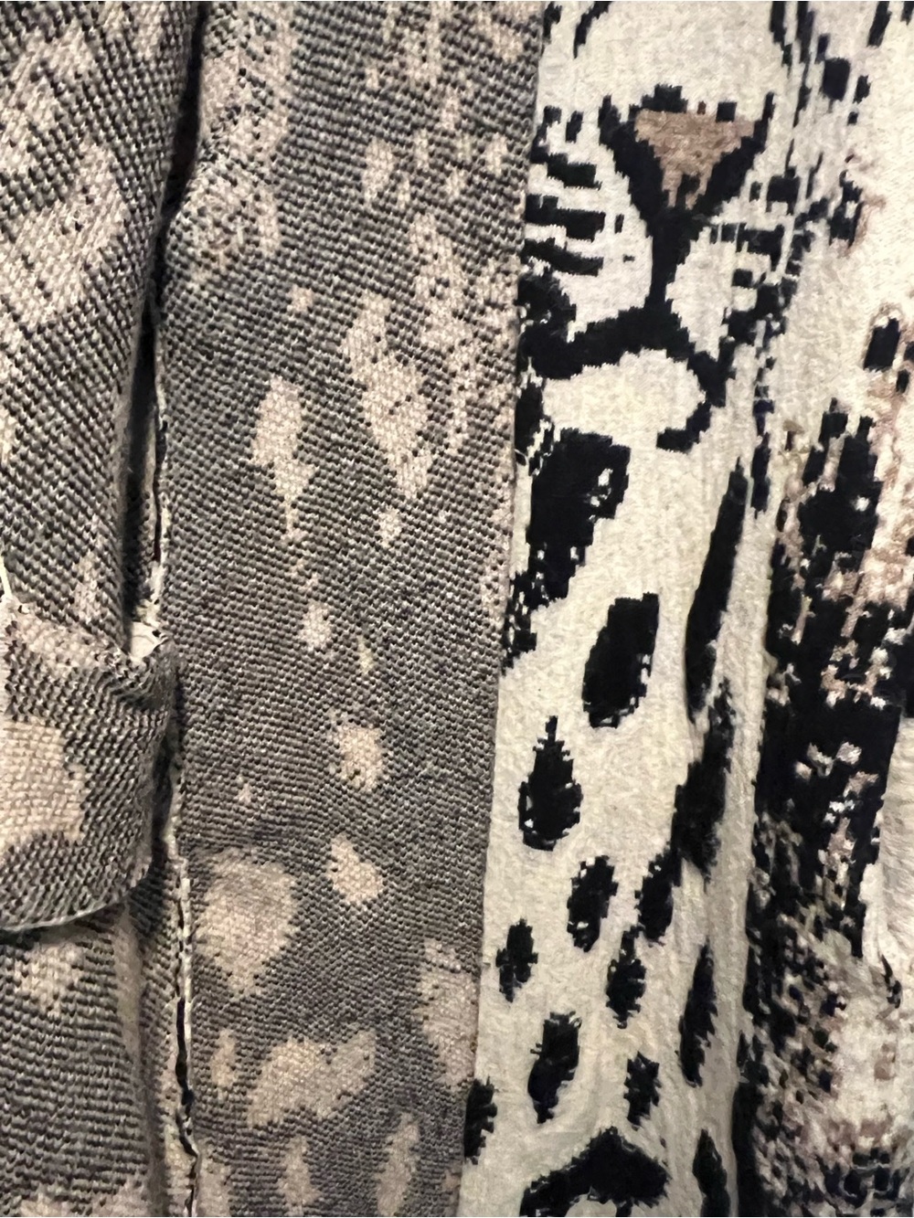 Pilero Leopard Print Sweater
Duster - Picture 7 of 7